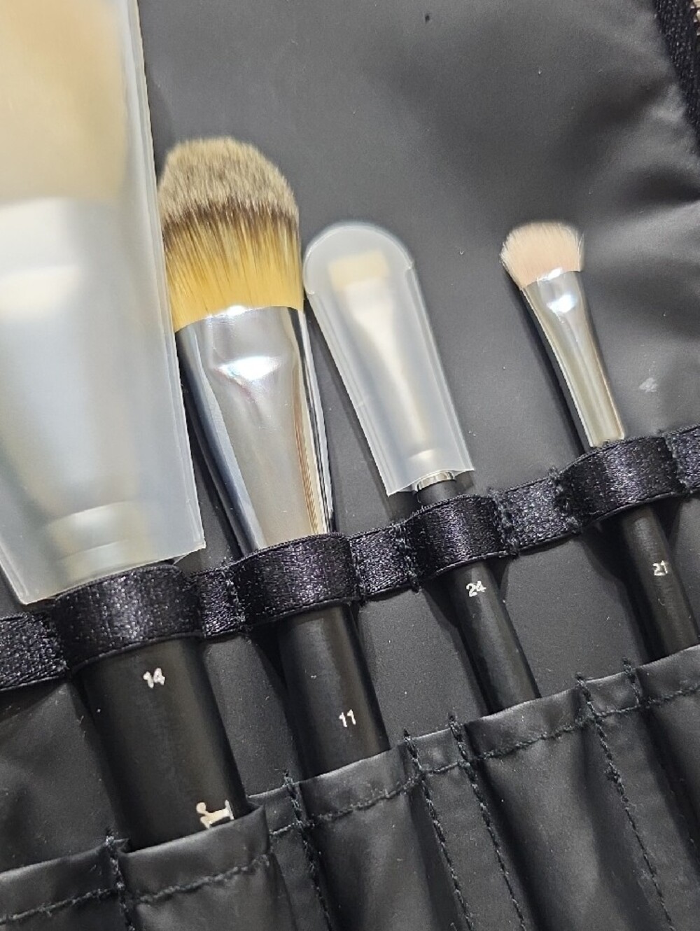 Dior Backstage Makeup Brush Set With Case - Picture 7 of 8